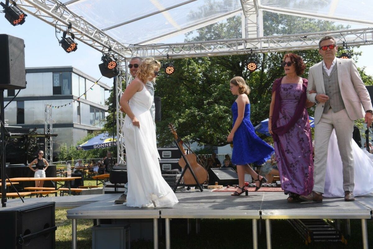 Modeschau am Stangenfest 2023