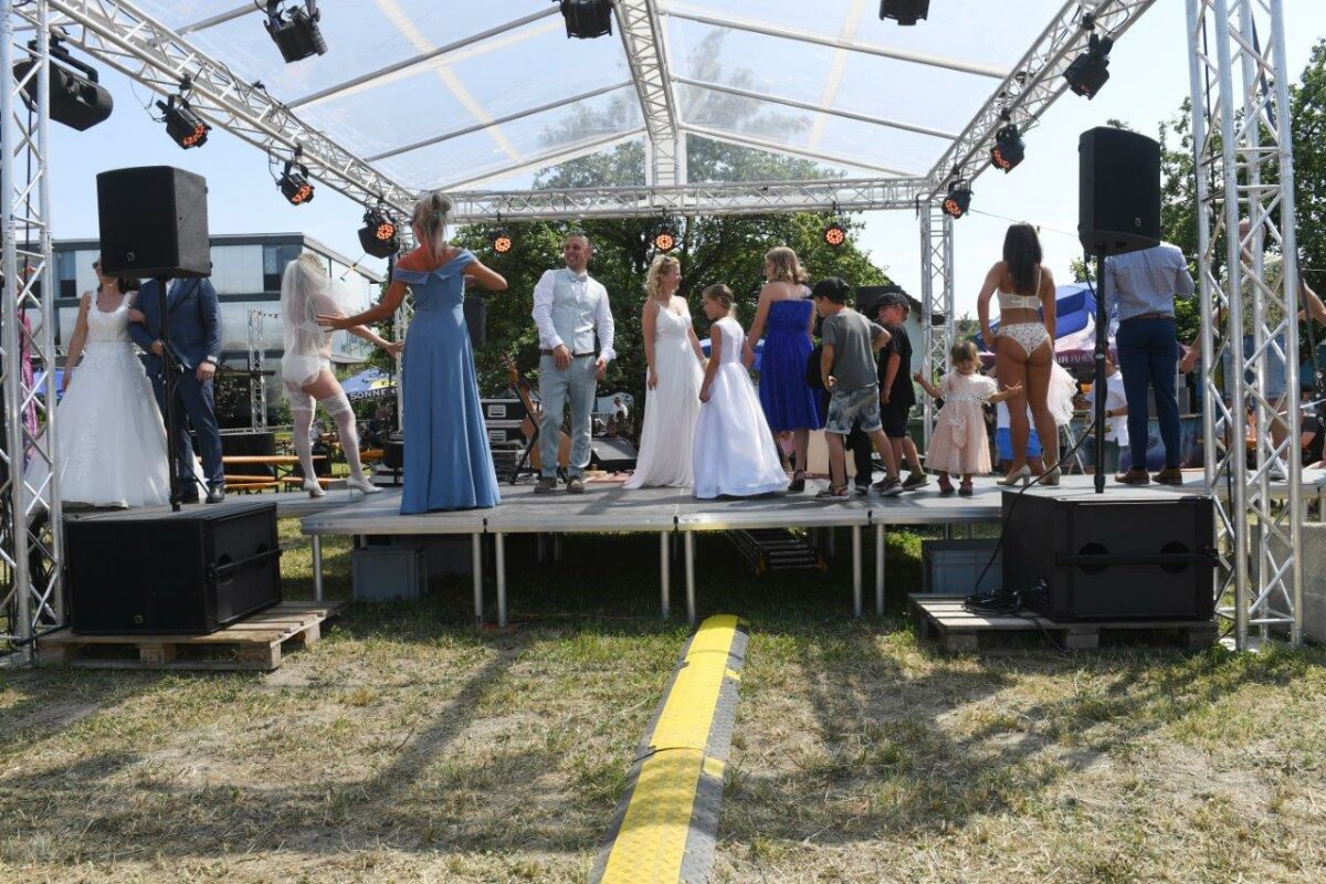 Modeschau am Stangenfest 2023