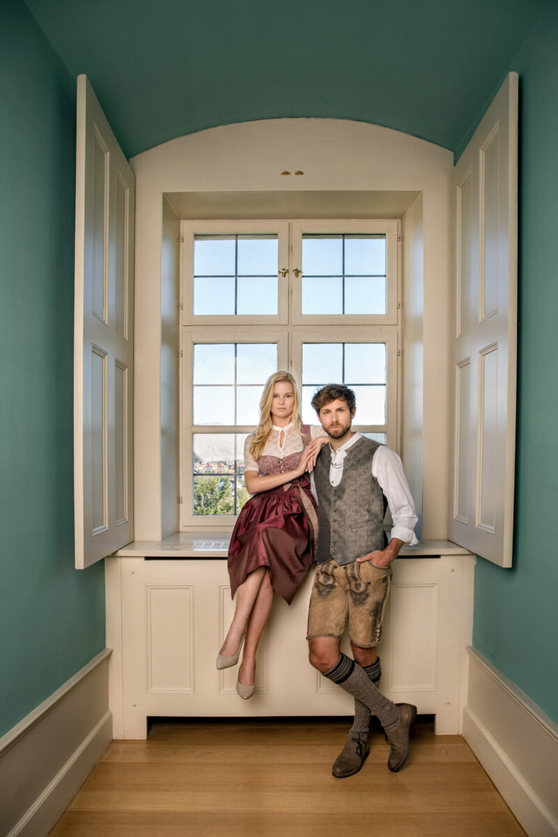 Lederhosten, Dirndl und Trachten