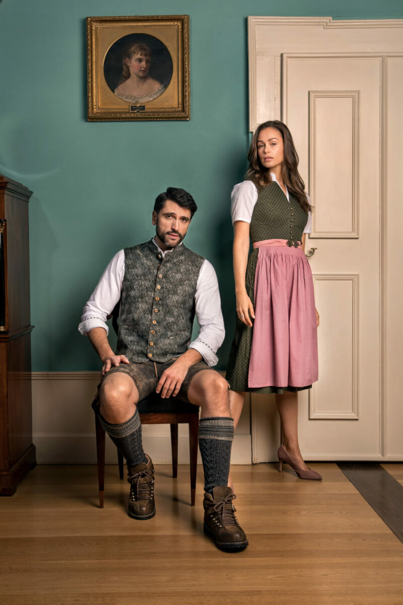 Lederhosten, Dirndl und Trachten