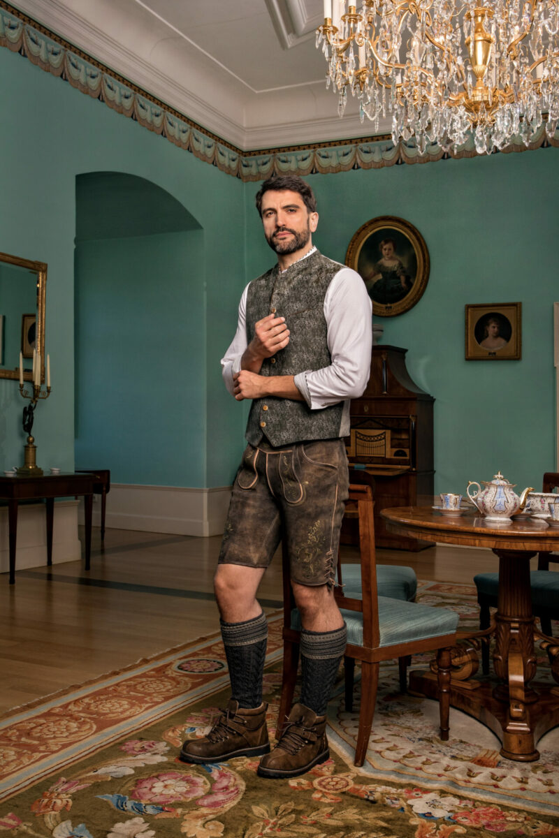 Lederhosten, Dirndl und Trachten