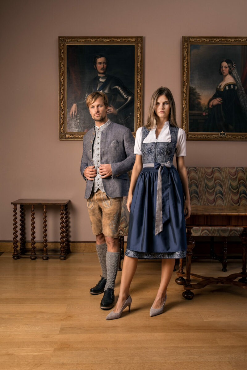 Lederhosten, Dirndl und Trachten