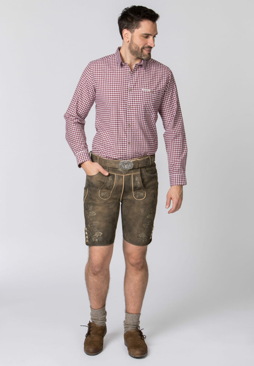 Lederhosten, Dirndl und Trachten