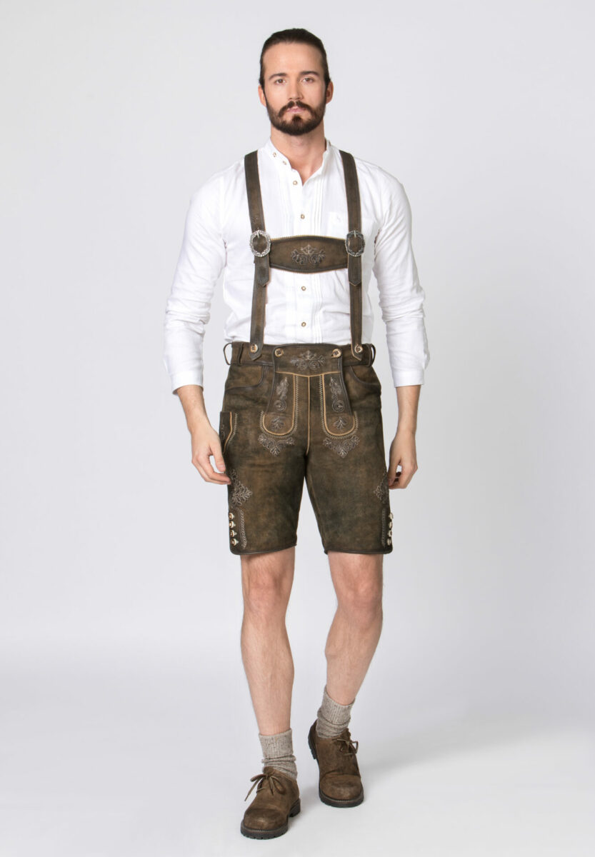 Lederhosten, Dirndl und Trachten