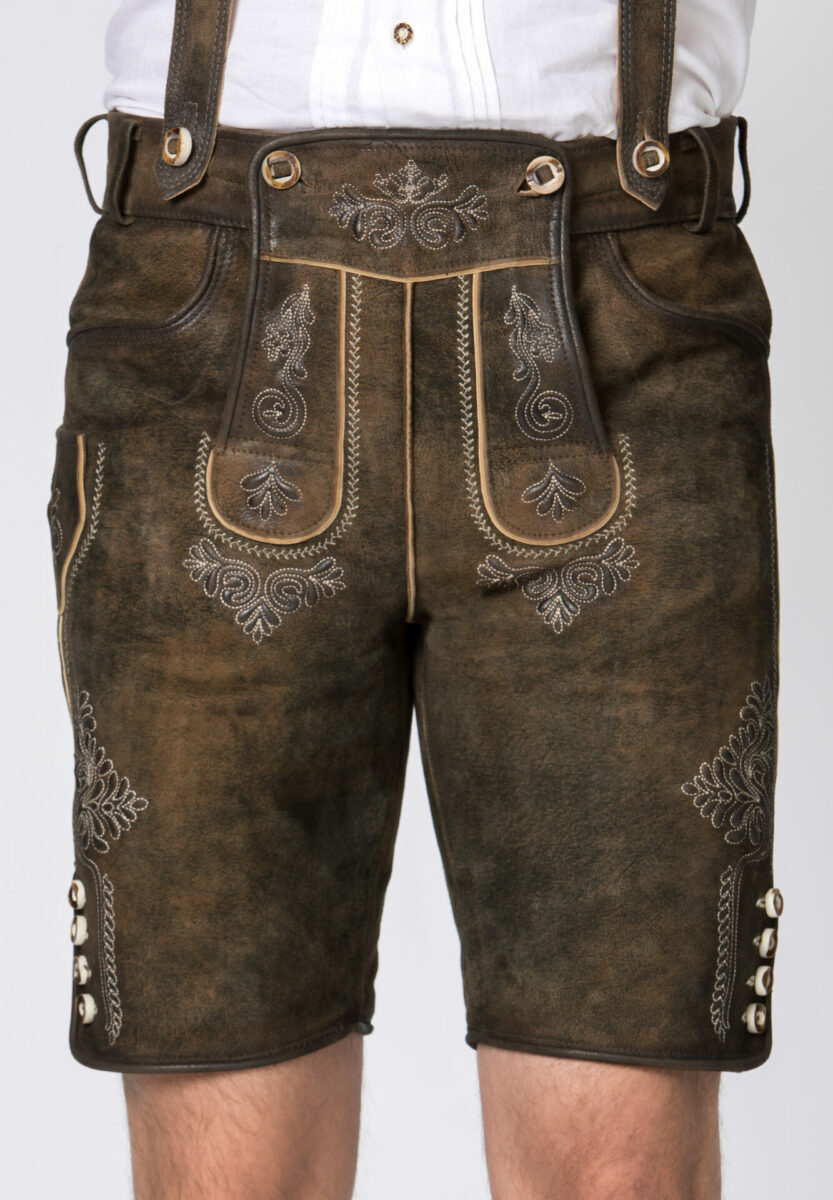 Lederhosten, Dirndl und Trachten