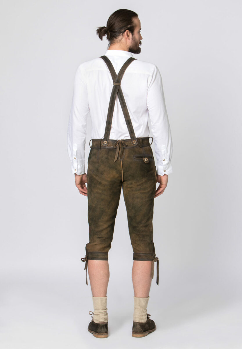 Lederhosten, Dirndl und Trachten