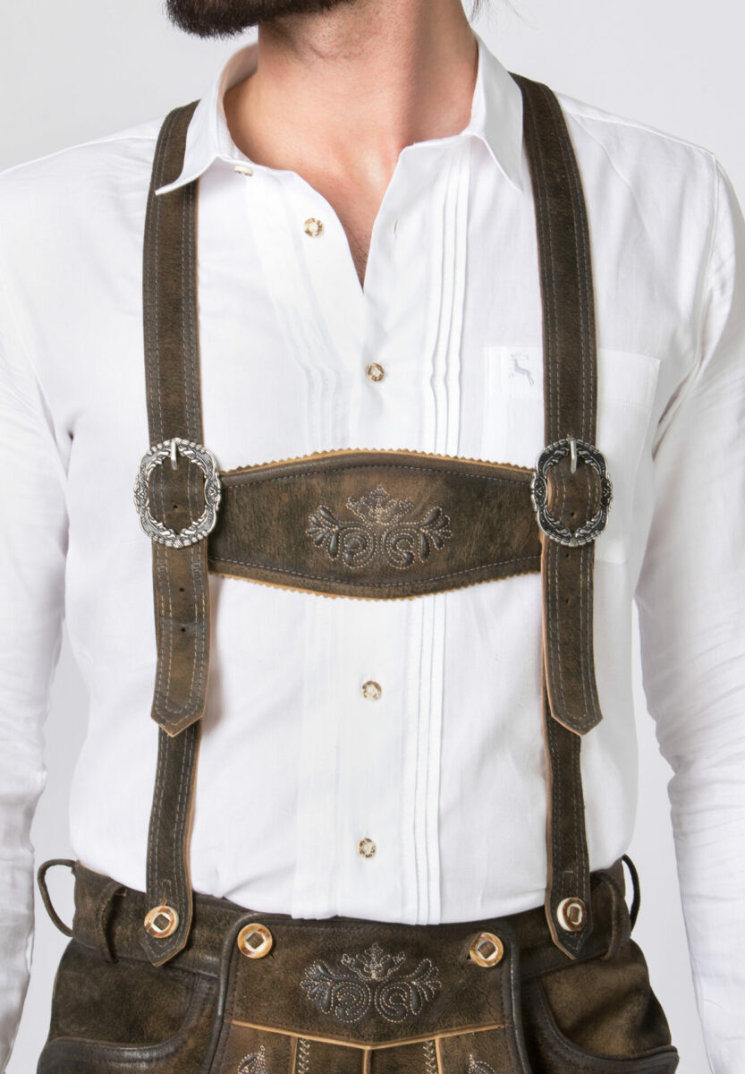 Lederhosten, Dirndl und Trachten
