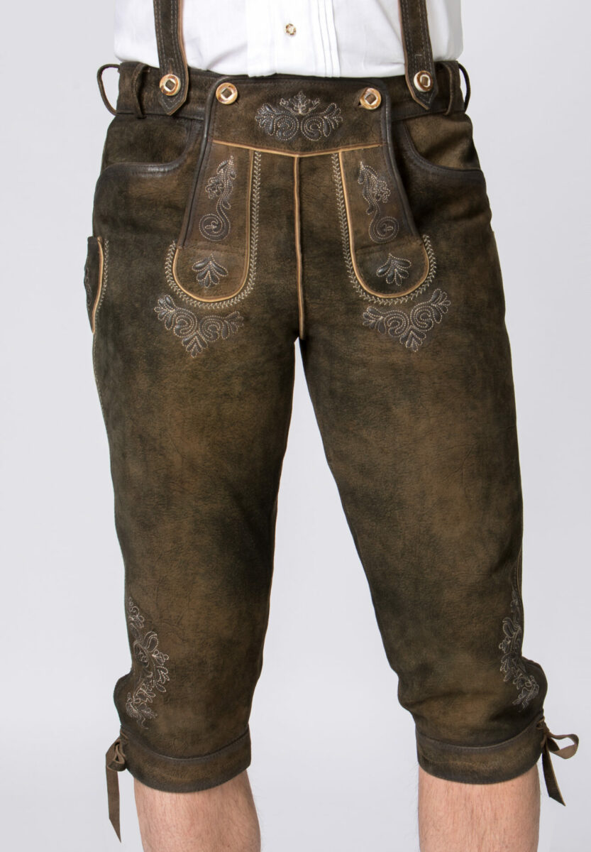 Lederhosten, Dirndl und Trachten