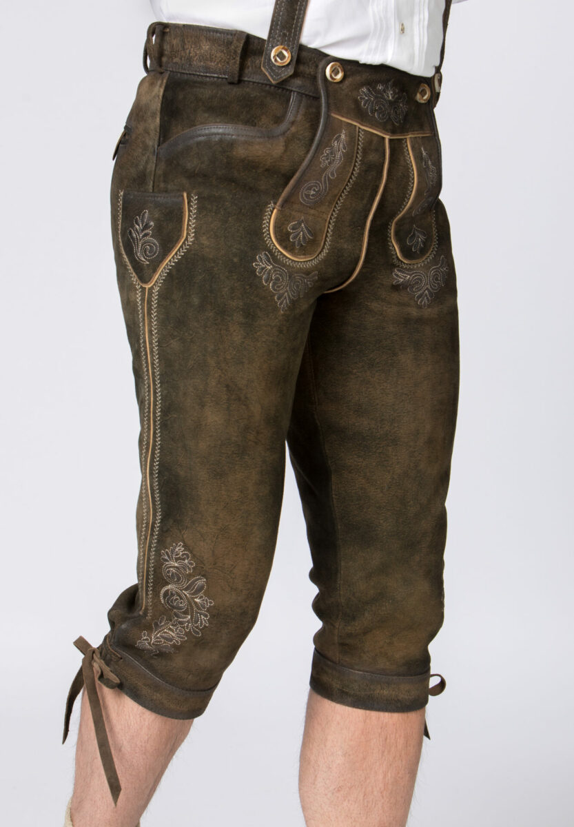 Lederhosten, Dirndl und Trachten
